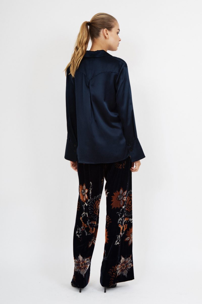 Kasana | Silk Shirt in Dark Navy