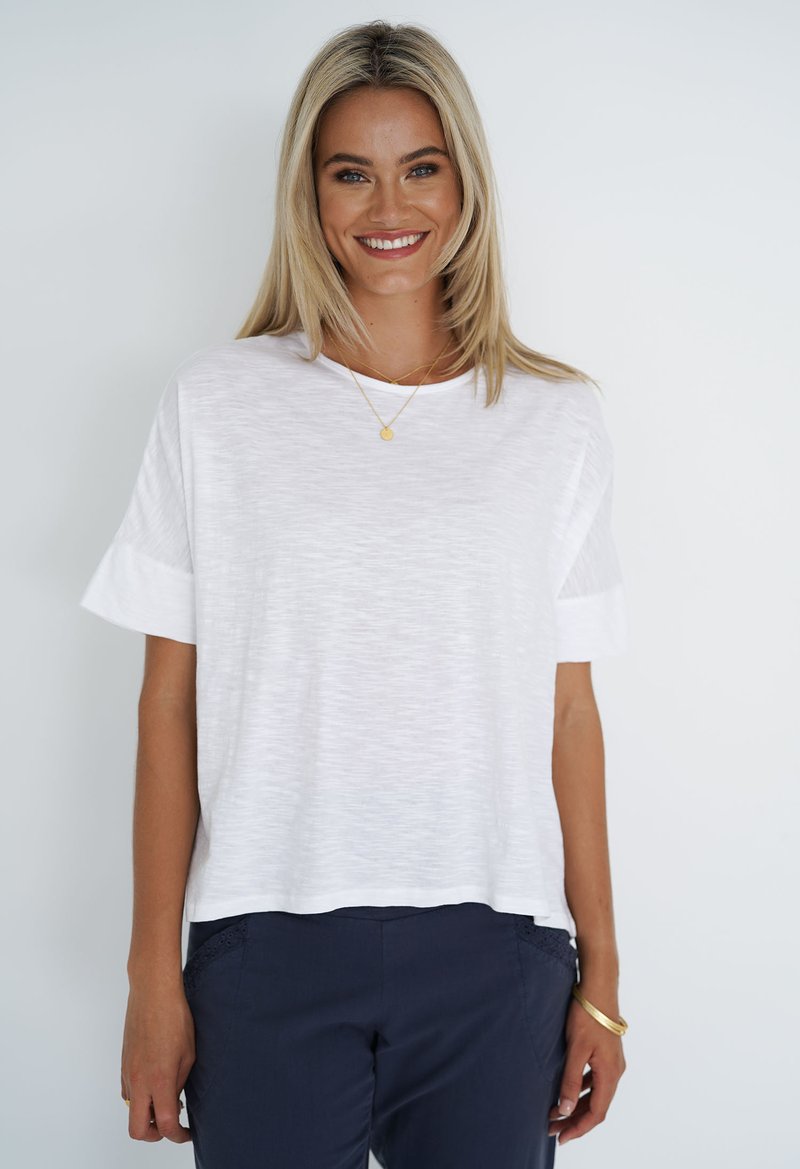 Humidity | Dippy Tee in White