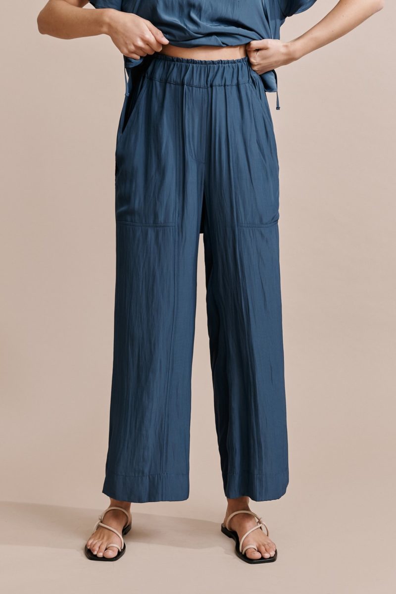 LAYERD | Avoin Pant in Ink Blue