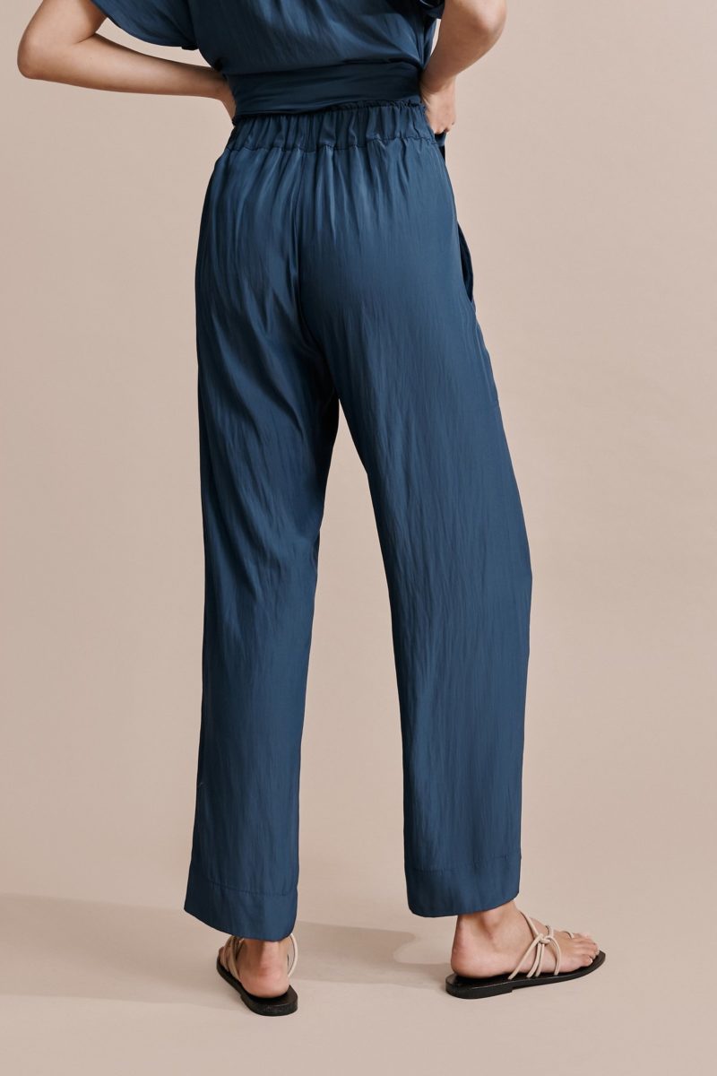 LAYERD | Avoin Pant in Ink Blue