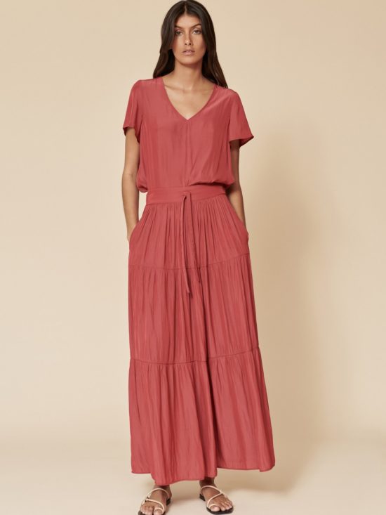Layer'd | Varv Skirt in Crimson