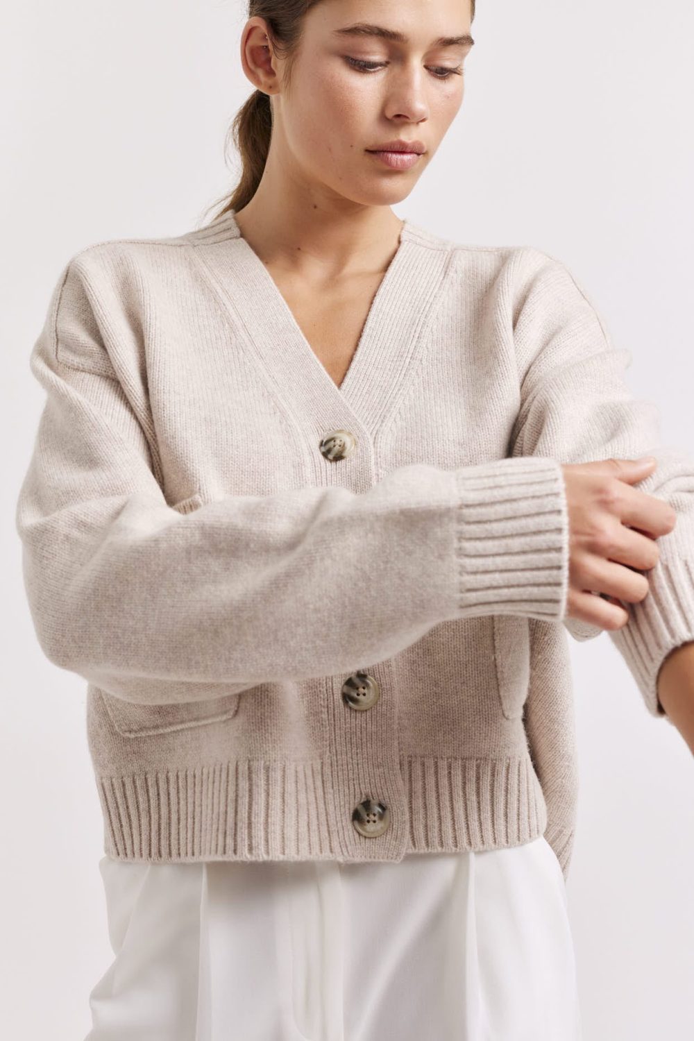 alessandra-cashmere-cardigan-effie-cardi-in-porridge