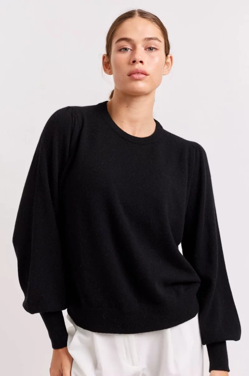 indi-cashmere-sweater-in-black