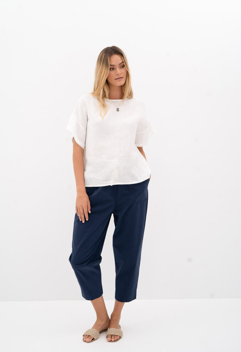 HS23506 CABANA TOP WHITE HS23406 PARADISE PANT NAVY 2 scaled e1696822337151