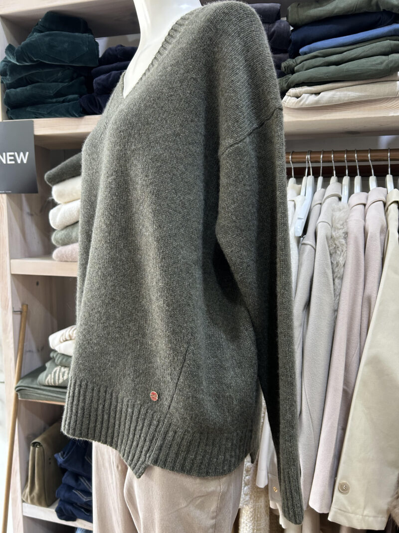 Mia Fratino Maeve Slouch Vee Cashmere Sweater - Image 3