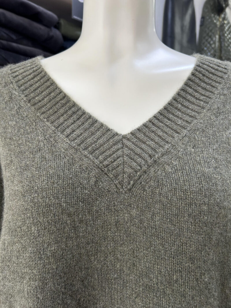 Mia Fratino Maeve Slouch Vee Cashmere Sweater - Image 4
