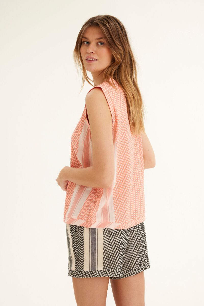 Summery Copenhagen Shorts Ecru and Black - Image 8
