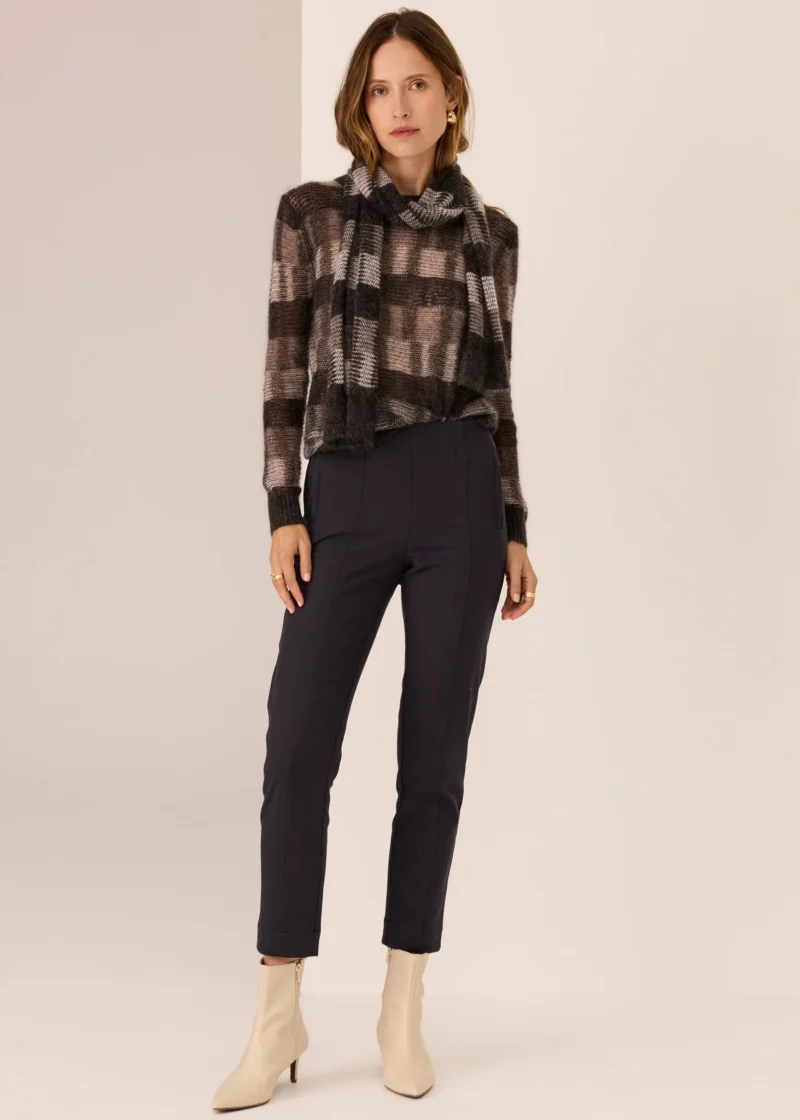 pol-clothing-delta-cigarette-pant-in-black-thyme-clothing