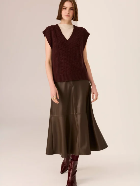 POL Clothing Loren Cable Knit Vest Merlot