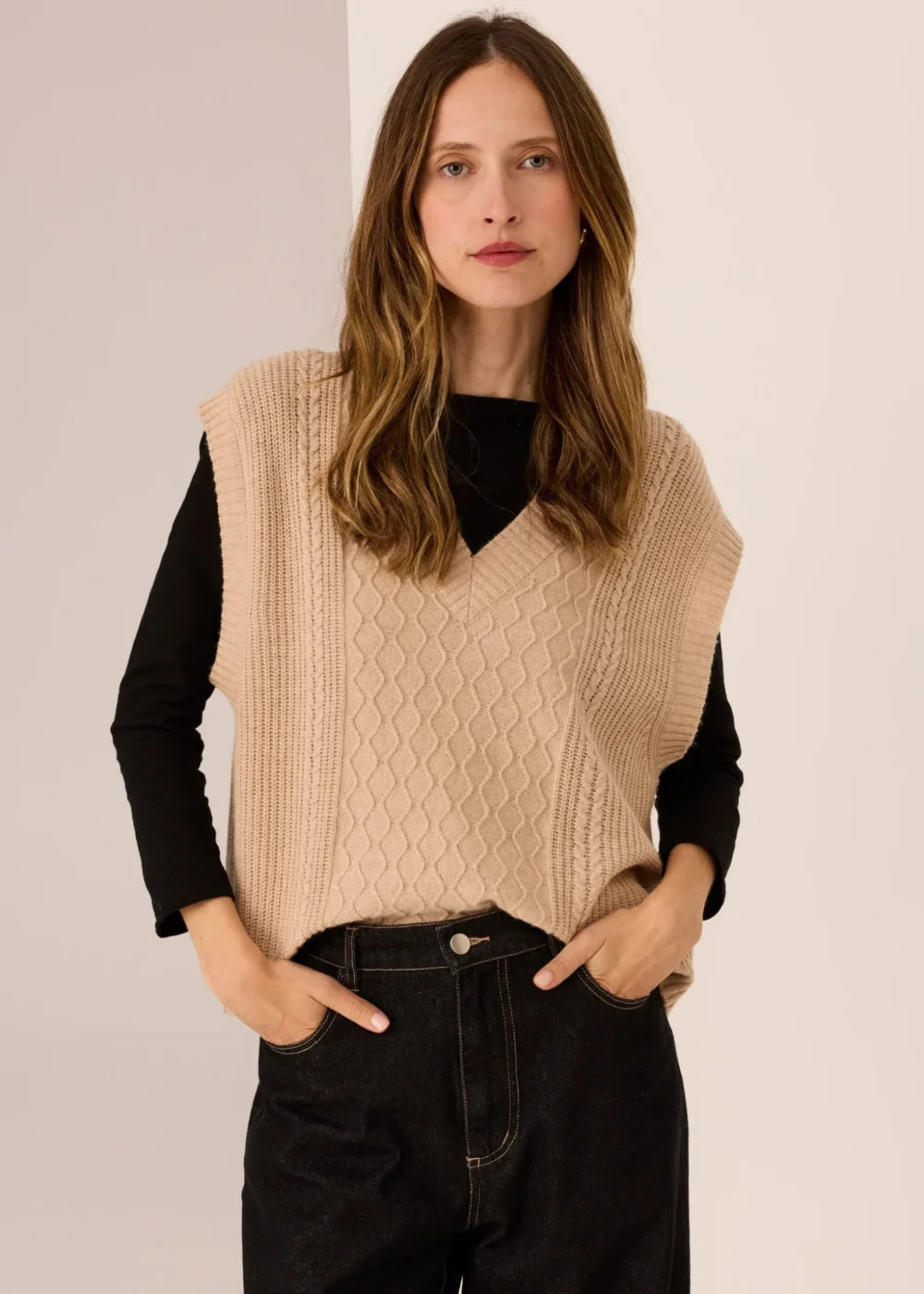 POL Clothing Loren Cable Knit Vest Pebble