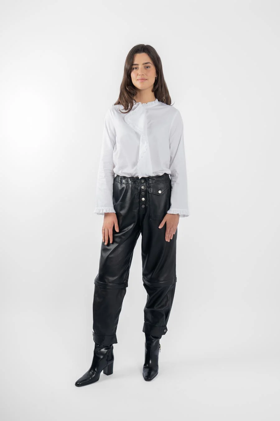 M. A. Dainty Leather Truckers Black - Image 2