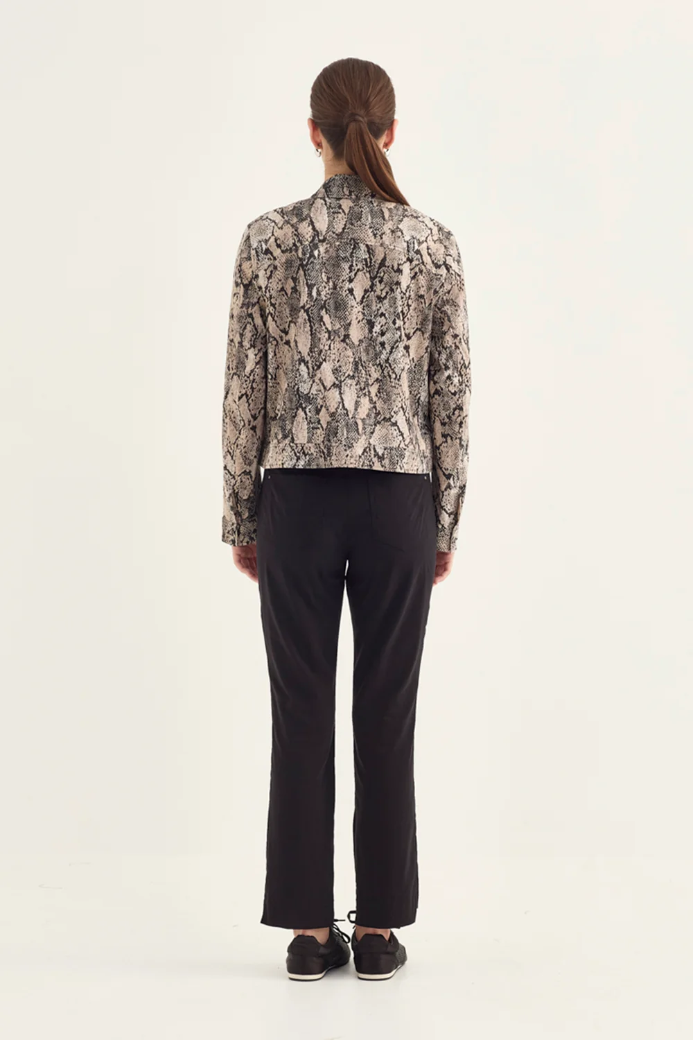 AcrobatSerpentJacket1192LWPrintLaneyTop1239SFBlackAcrobatMasterJean1217LWBlack5_ccb5706b-83df-4ad0-a31b-f56a2d436f76