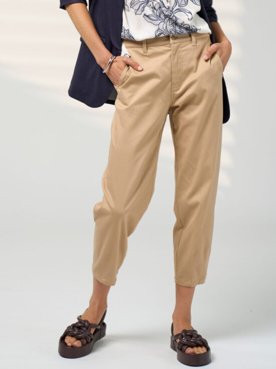 Essence Pant 1