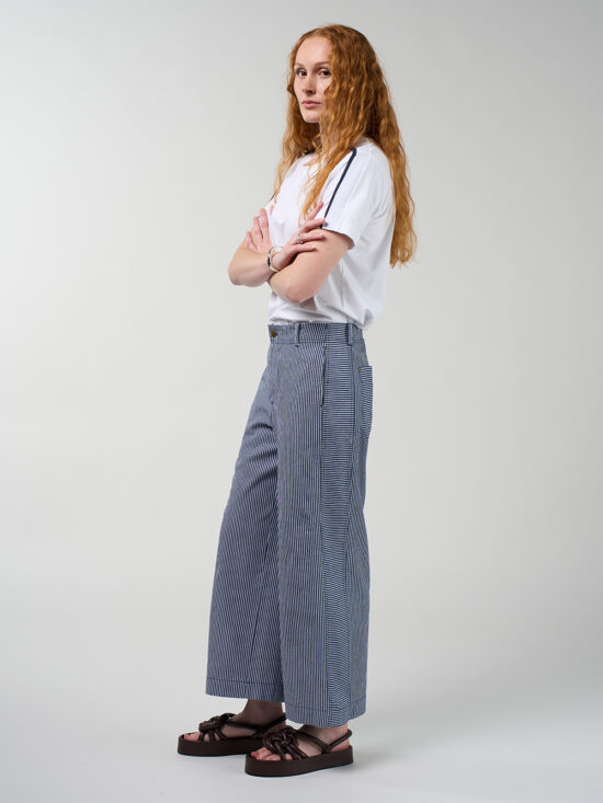 MS1932-Duality-Tee-Silk-White-Navy-RRP-179-MS1976-Signal-Pant-Navy-RRP-269-SD